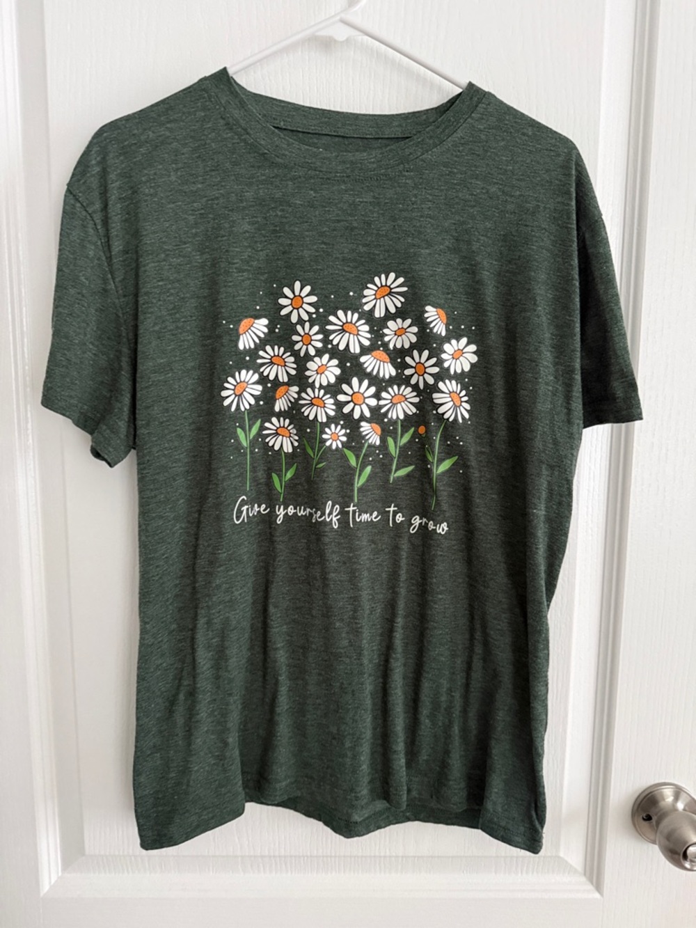 Green Daisy Graphic Tee (L)